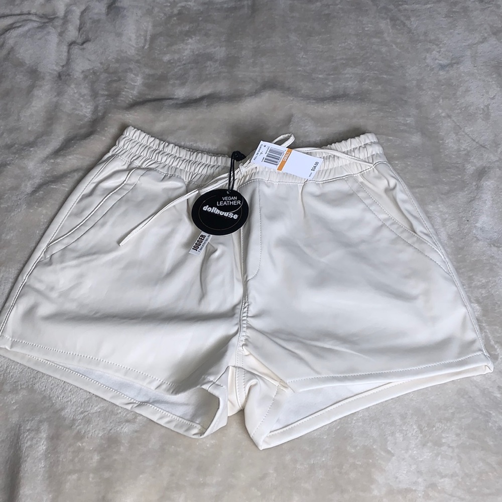Leather short size L